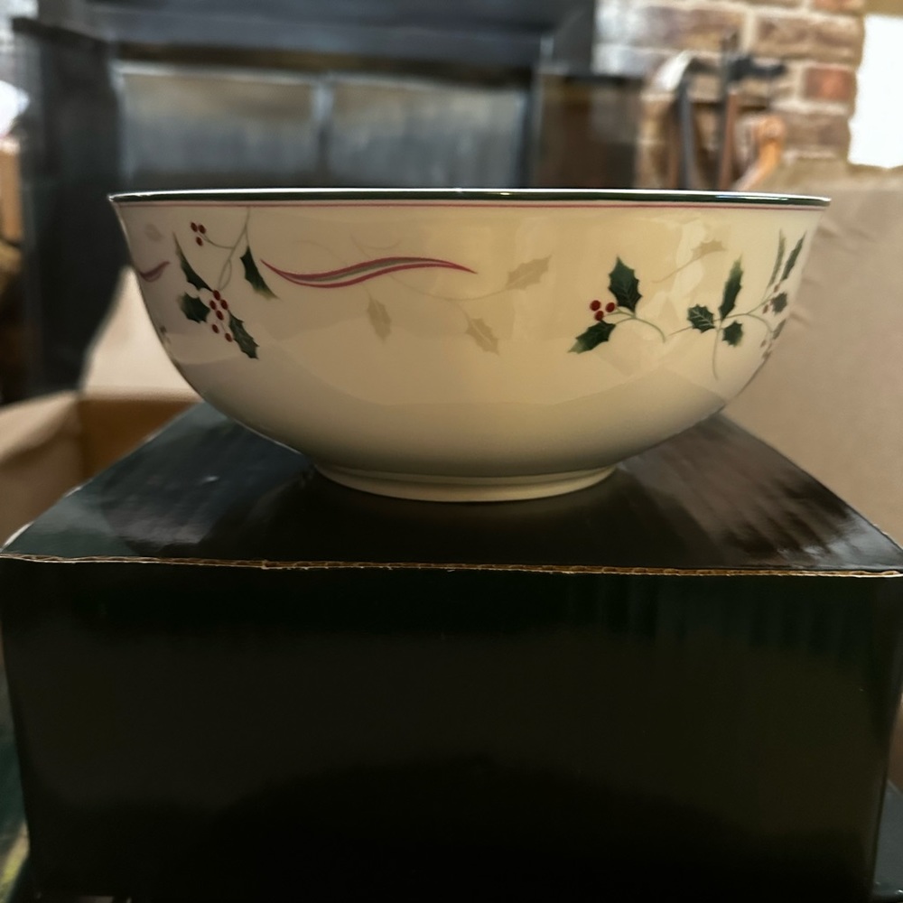 Holiday Splendor by Mikasa Vegetable serving bowl. 8 1/8” round. NIB